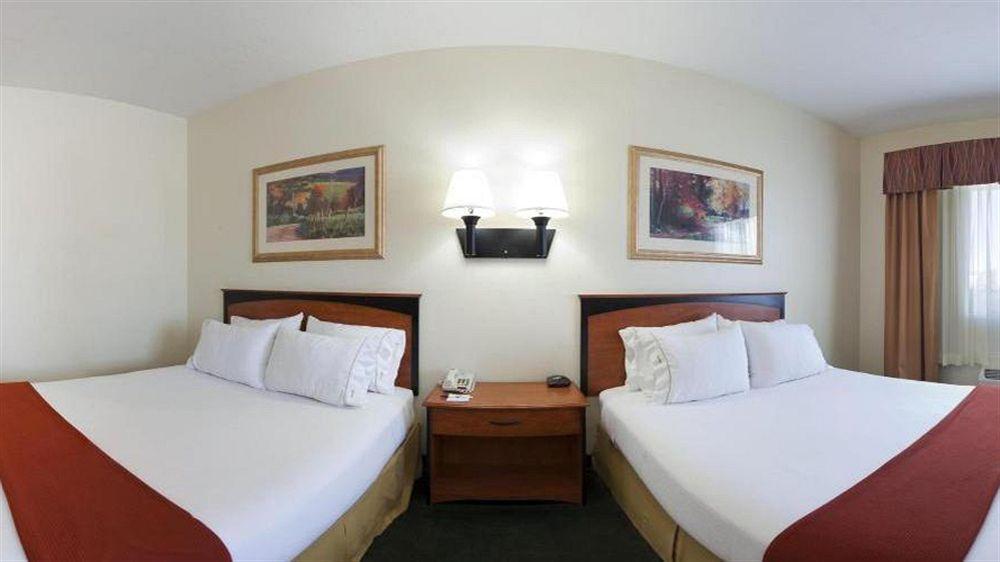 Holiday Inn Express & Suites Alamosa By Ihg Exterior photo