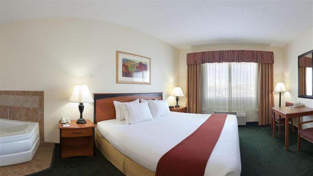 Holiday Inn Express & Suites Alamosa By Ihg Exterior photo