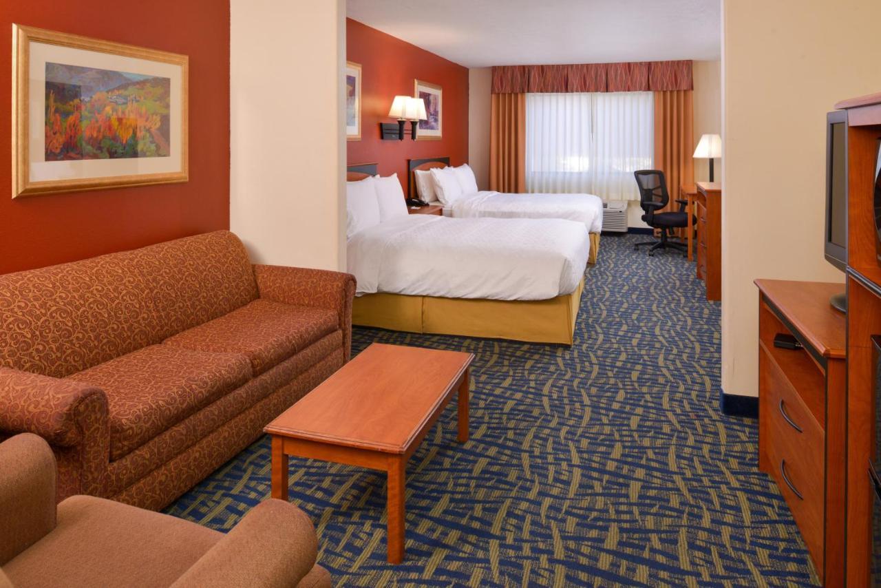 Holiday Inn Express & Suites Alamosa By Ihg Exterior photo